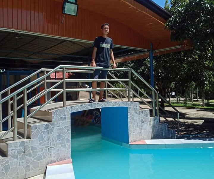 Yangs Private Pool Resort - Unclaimed